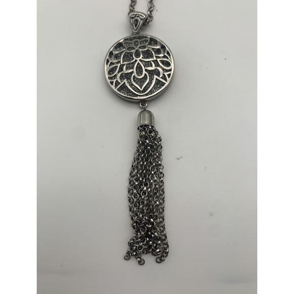 Vintage Charming Charlie Silver Tone Round Statement Tassel Pendant Necklace - Picture 5 of 7